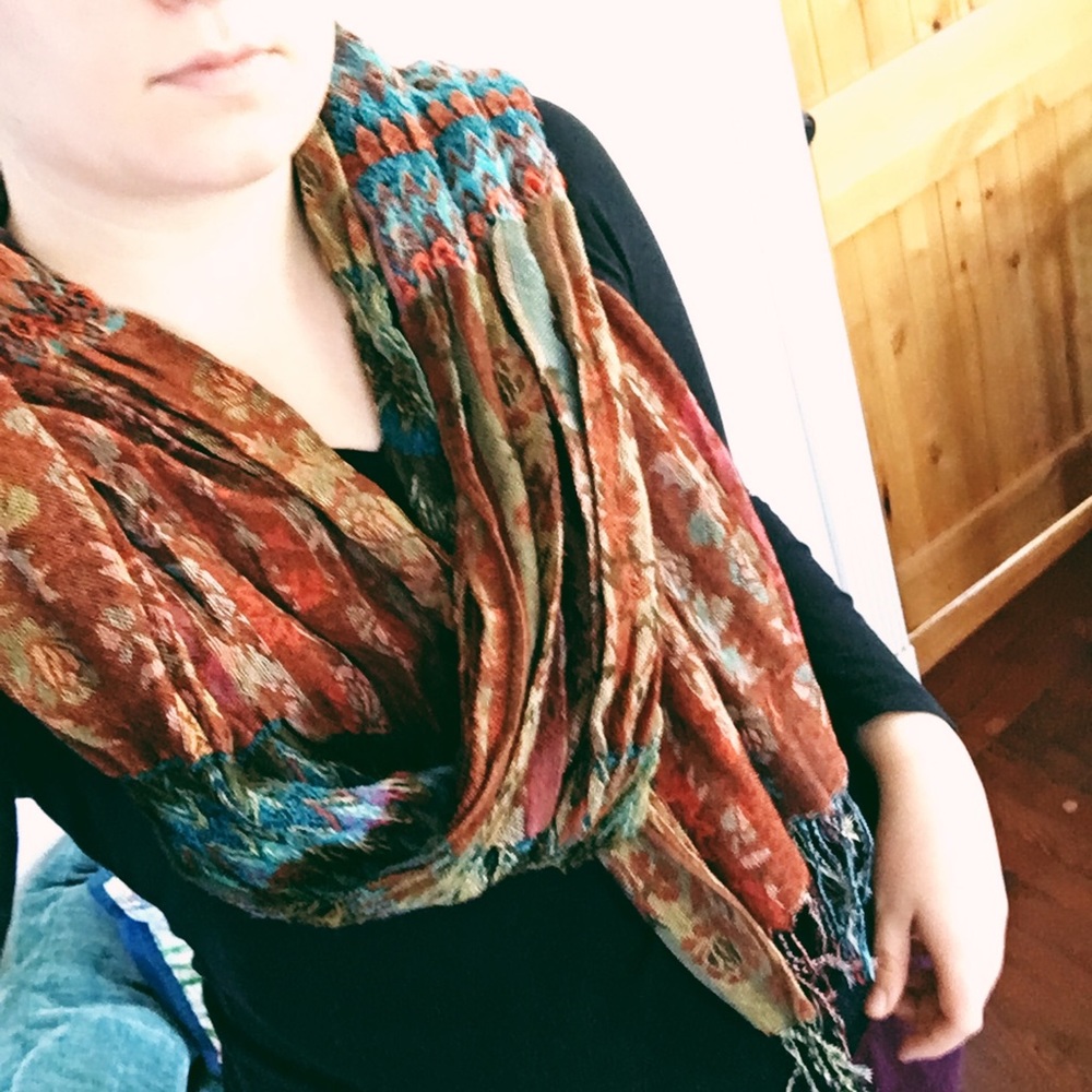 Bohemian woven scarf with tassels multicolor